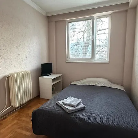 Lili *